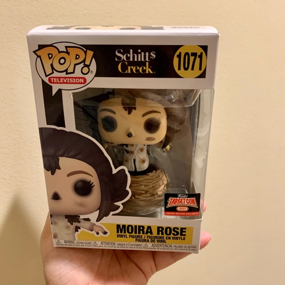 NIB Schitt’s Creek Crows Have Eyes Moira Funko Pop #1071 - Picture 4 of 8